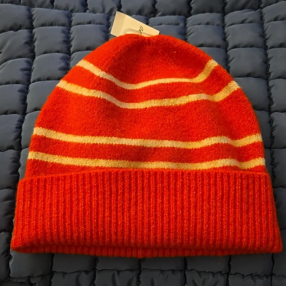 NWT Aerie Knit Red White Striped Beanie Unisex One Size